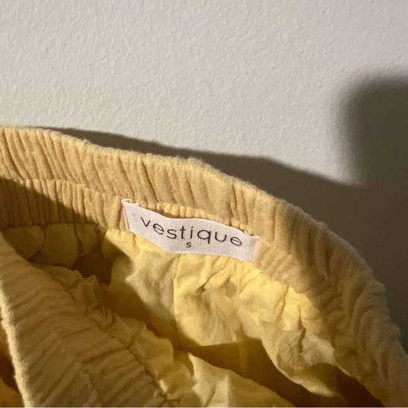 Vestique Boutique Yellow Waffle Patterned Shorts - Picture 2 of 2